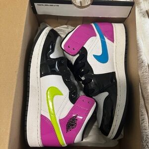 Jordan 1s boys 5.5